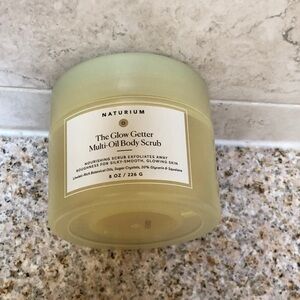 NWT NATURIUM The Glow Getter Multi-Oil Body Scrub - 8oz